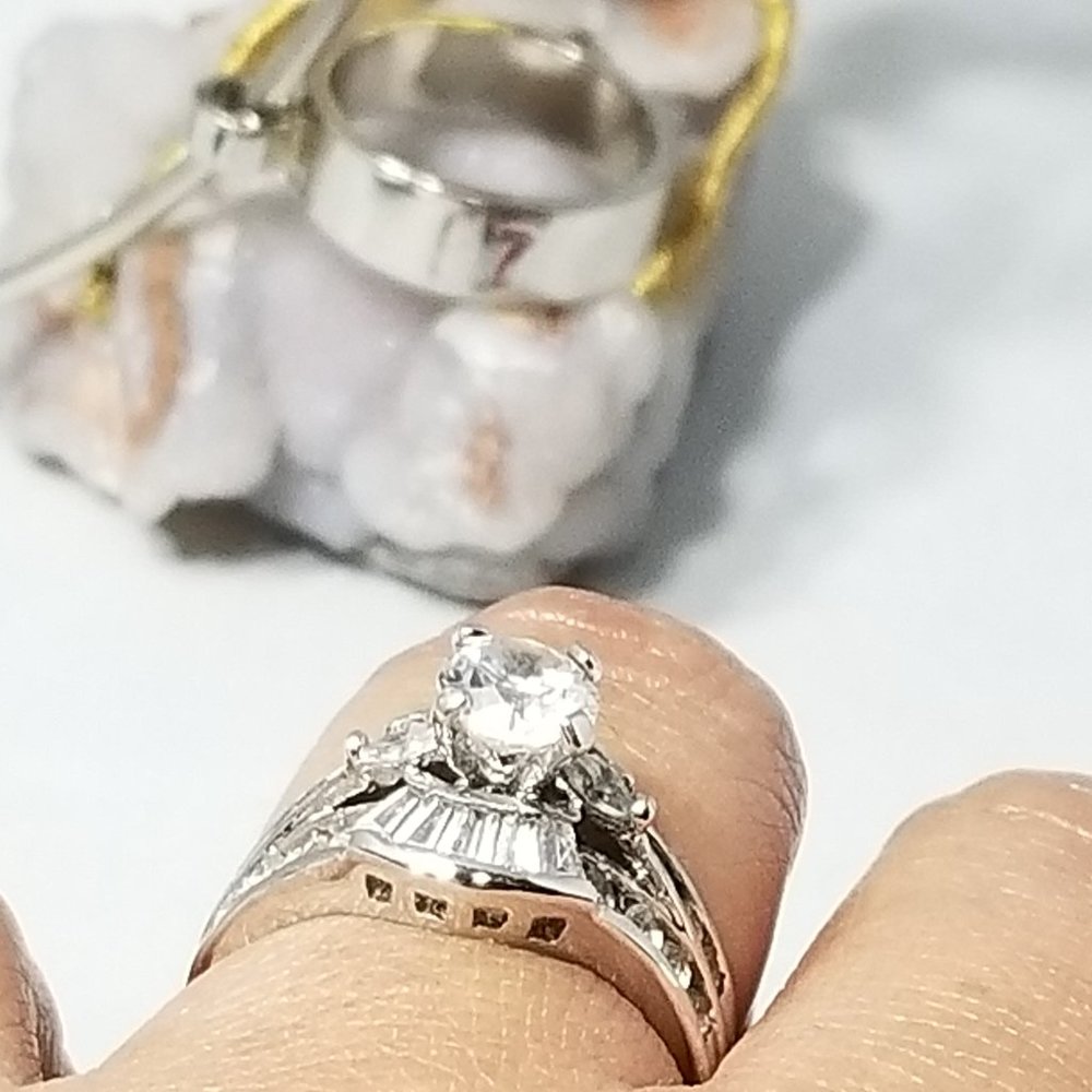 EDCO GORGEOUS SILVER PLATED CZ CENTER